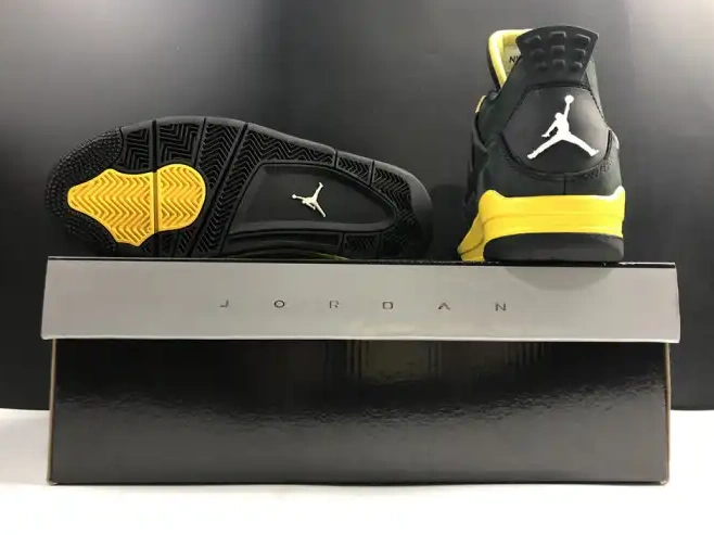 Chep Onekick Thunder Jordan Air 308497-008 4 Retro 0422